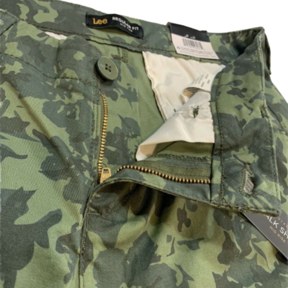 Lee Green Floral Camo Chino Shorts Mid Rise Stretch Summer Size 14 - Picture 5 of 10